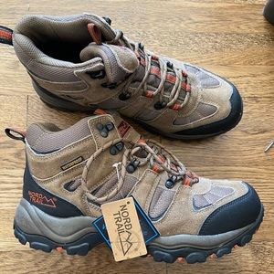 NWT NordTrail waterproof hiking boots, size 10.5